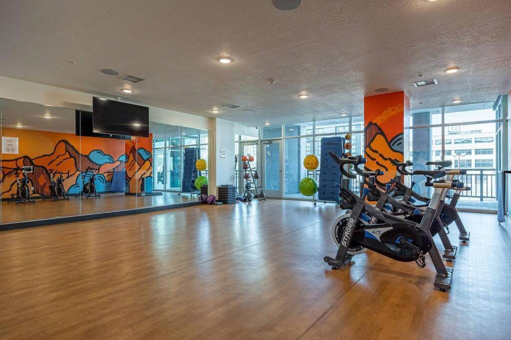 Ferienwohnung Modern 1B Downtown Slc With Wfh Setup, Gym, Fast Wi-Fi, Pool Salt Lake City Exterior foto